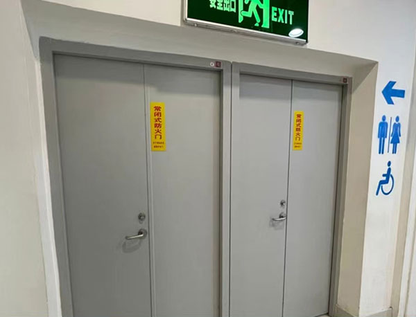 防火平開門